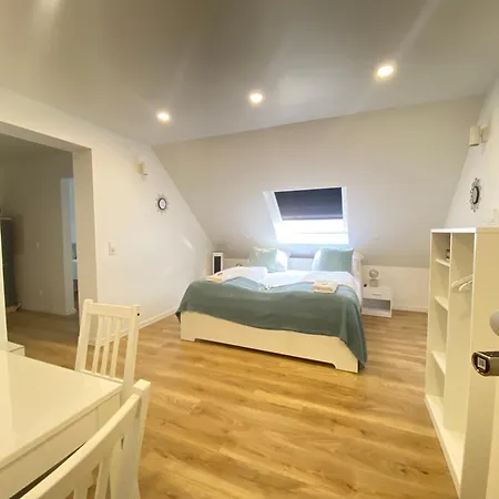 Lux Near Frankfurt! شقة