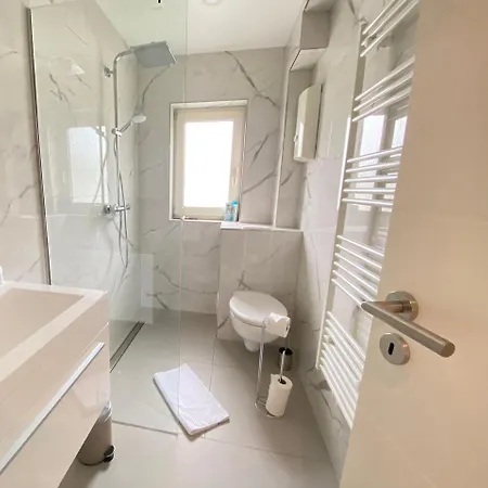 Lux Near Frankfurt! شقة