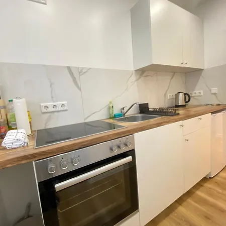 Lux Near Frankfurt! شقة *